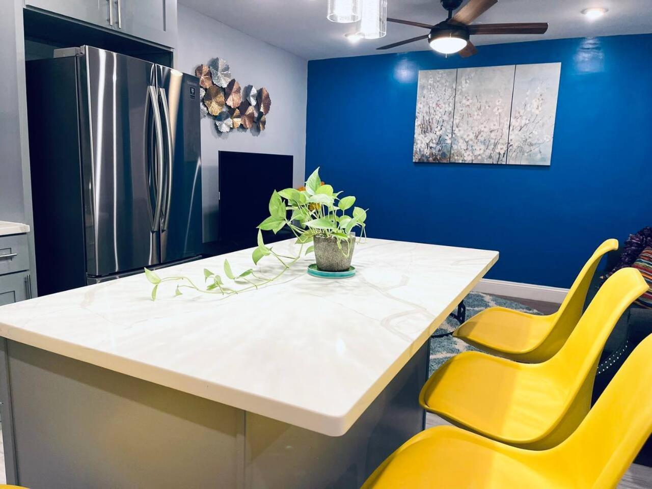 Magic Gardens 1bd In Center Apartment Philadelphia